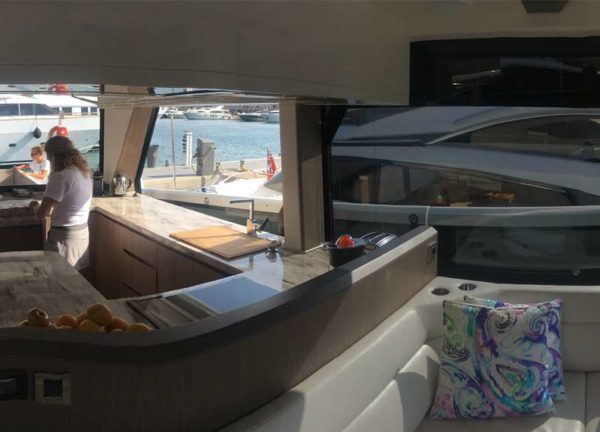 lounge motor yacht charter galeon 640 fly mallorca