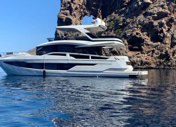 motor yacht charter galeon 640 fly