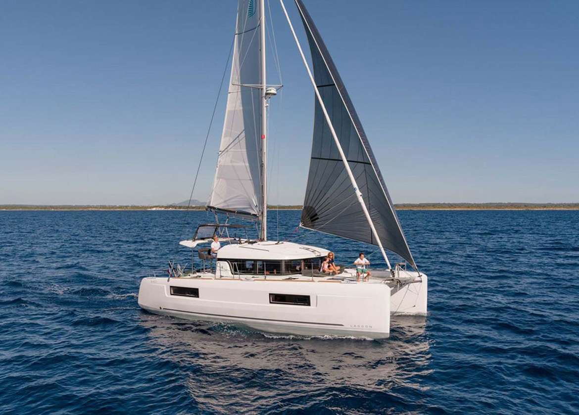 catamaran lagoon 40 mallorca for charter