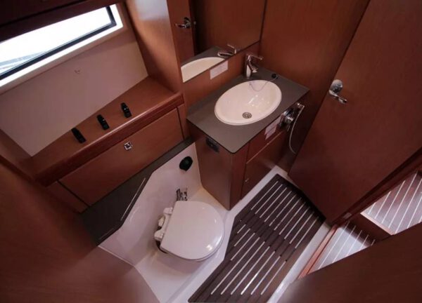 bathroom bathroom sailing yacht bavaria 56 cruiser