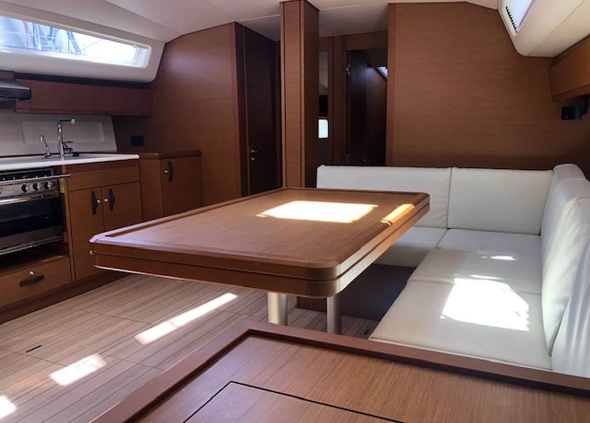 salon sailing yacht jeanneau 54