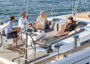 Oberdeck Segelyacht hanse 548 charter