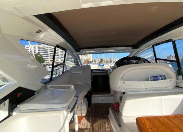 cockpit inside motor yacht cranchi m44 ht mallorca mb