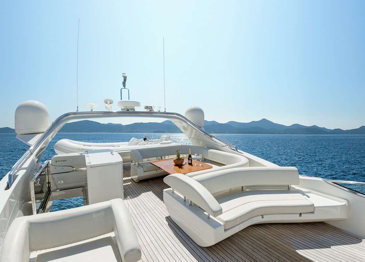 upperdeck motor yacht riva venere 75