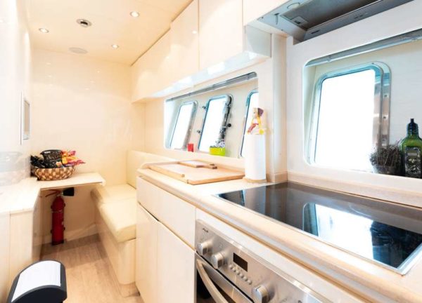 kitchen motor yacht mangusta 72 thats amore