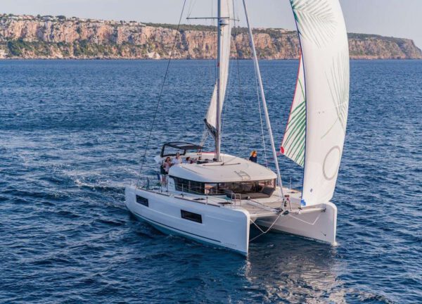 catamaran charter lagoon 40 2020 mallorca portocolom