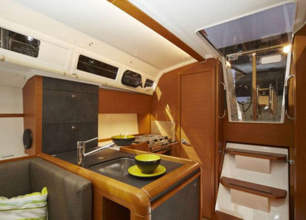 sailing yacht charter sun odyssey 349 2019 mallorca lounge