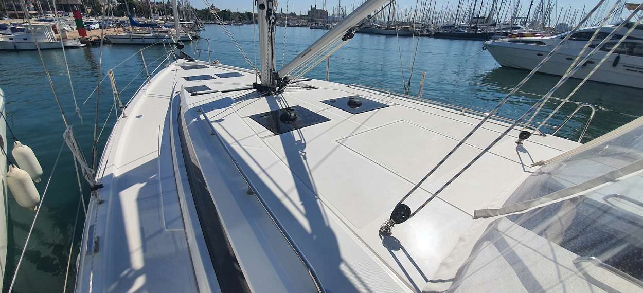 Oberdeck Segelyacht bavaria c45 style