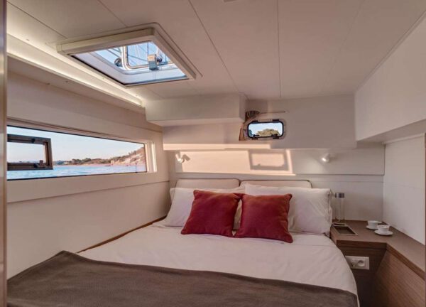 vip cabin catamaran lagoon 40 2020 mallorca portocolom