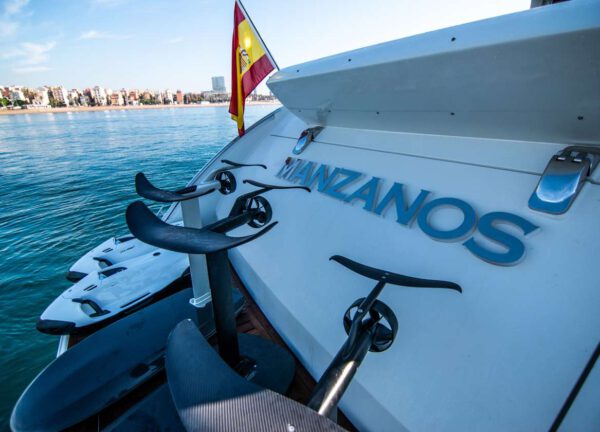 rear motor yacht charter manzanos azimut 68s