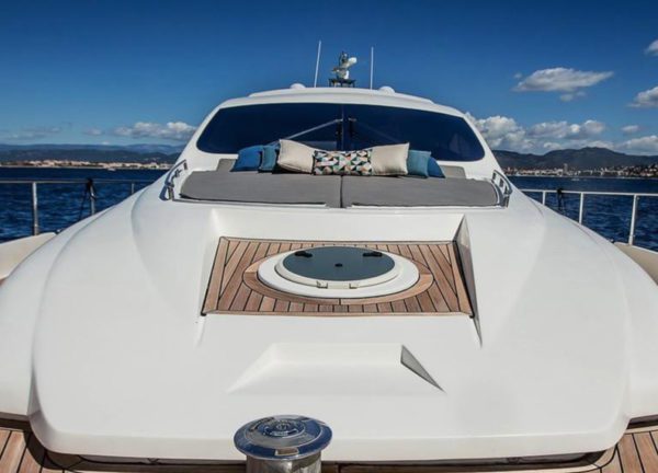 sunbeds motor yacht aicon 72 sl manzanos ii mallorca