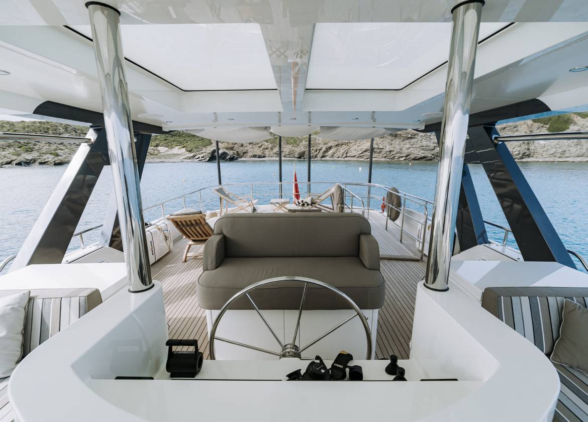 Steuerrad Motoryacht Charter Mallorca las ninas