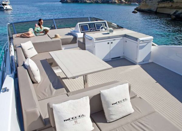 upperdeck motor yacht pearl 75 shinju mallorca