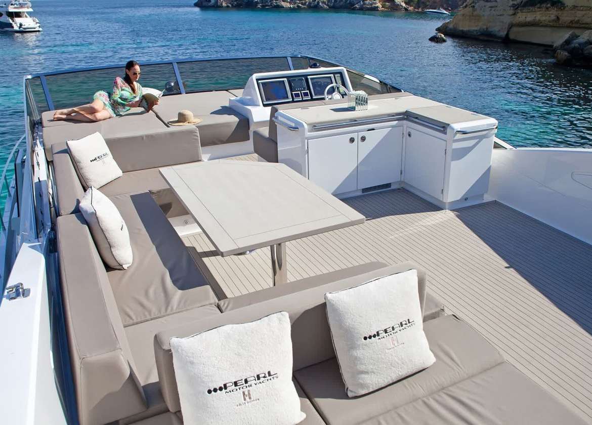 upperdeck motor yacht pearl 75 shinju mallorca