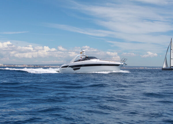 motor yacht bavaria 450 sport chater