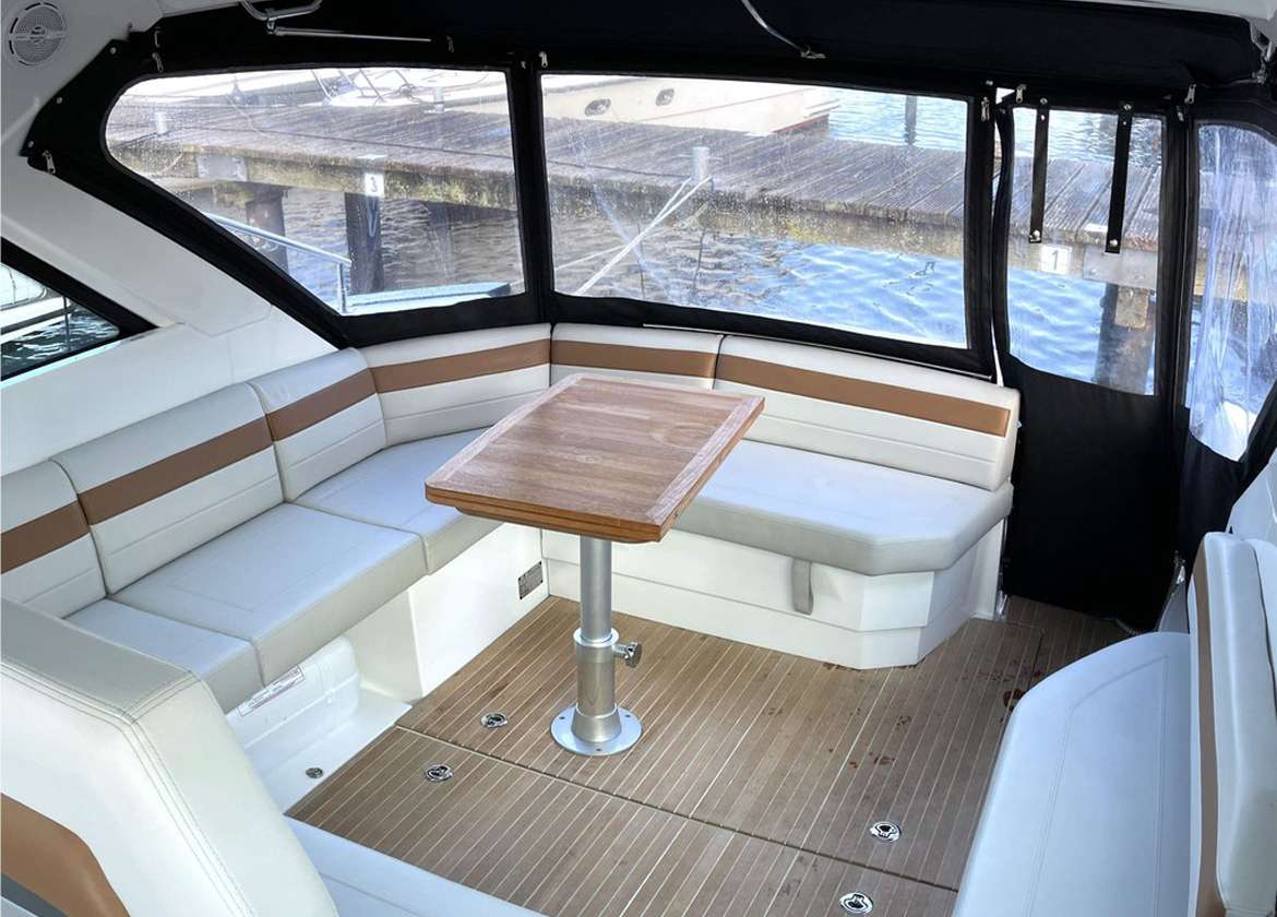 Oberdeck Motoryacht beneteau gran turismo 40 (1)