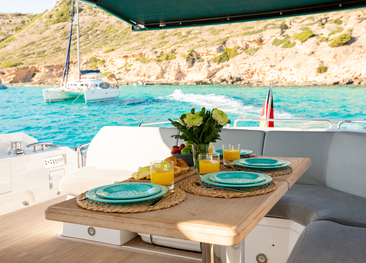 sunseeker predator 57 boefjeII bathroom table setting