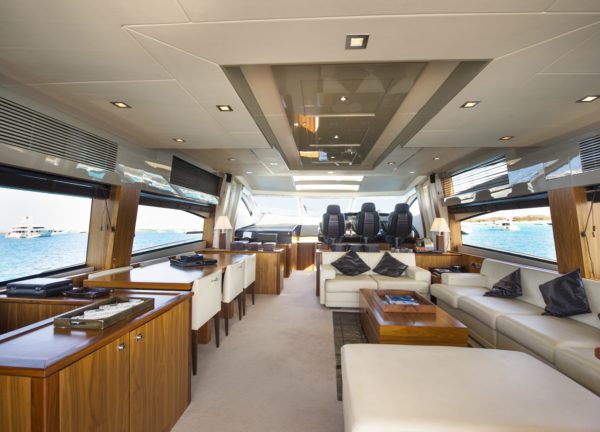 lounge luxury yacht sunseeker predator 84