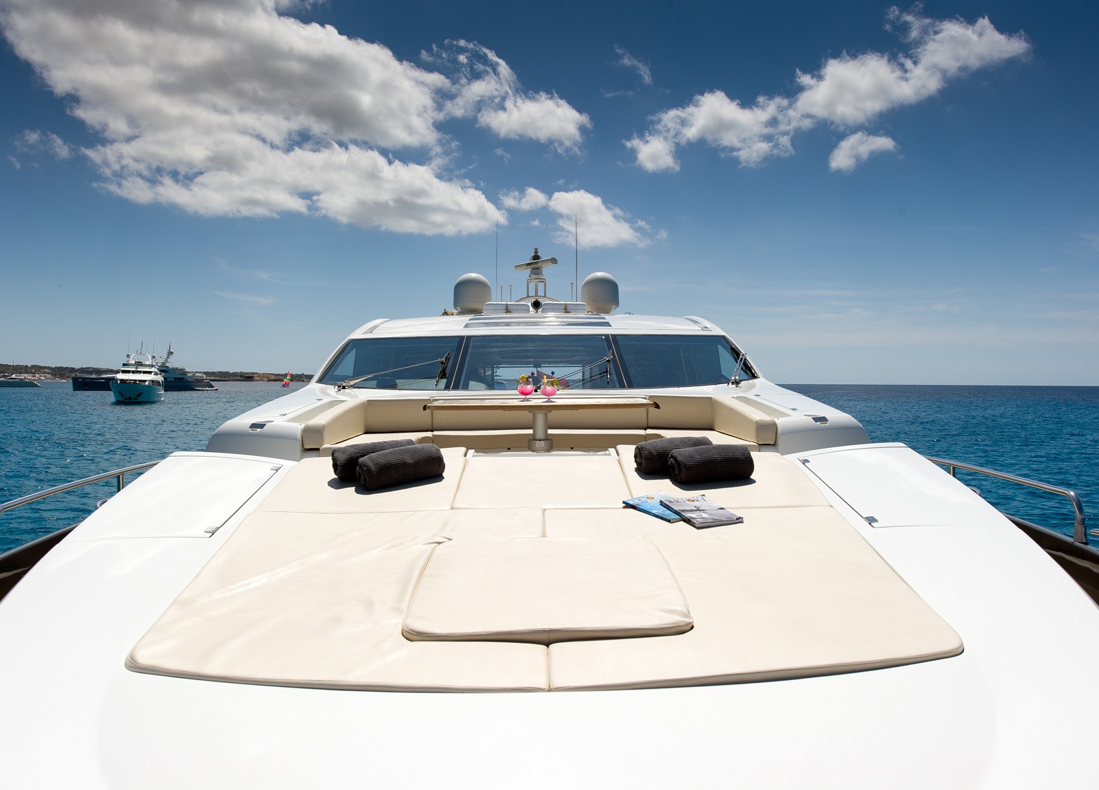 sunbeds luxury yacht sunseeker predator 84 balearic islands