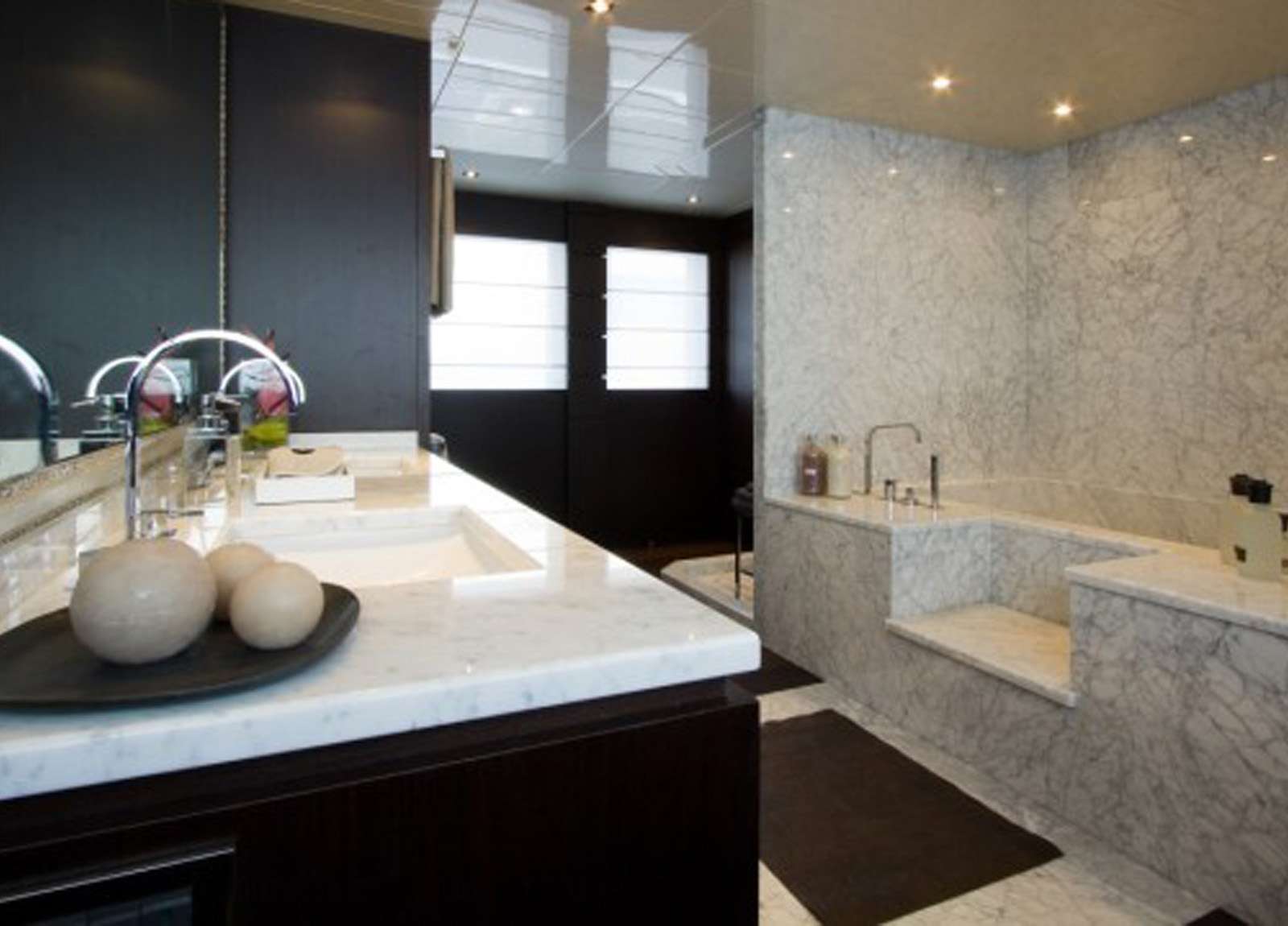 bathroom luxury yacht villa sul mare 44m western mediterranean