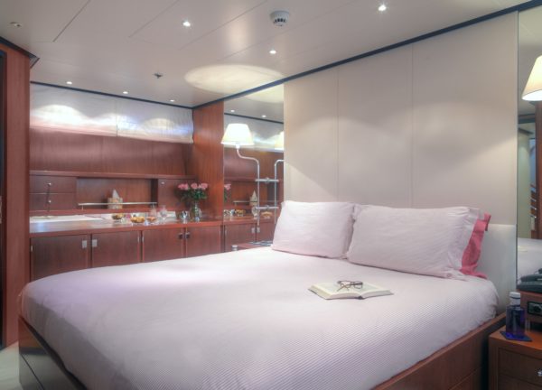 vip cabin luxury yacht sanlorenzo 100