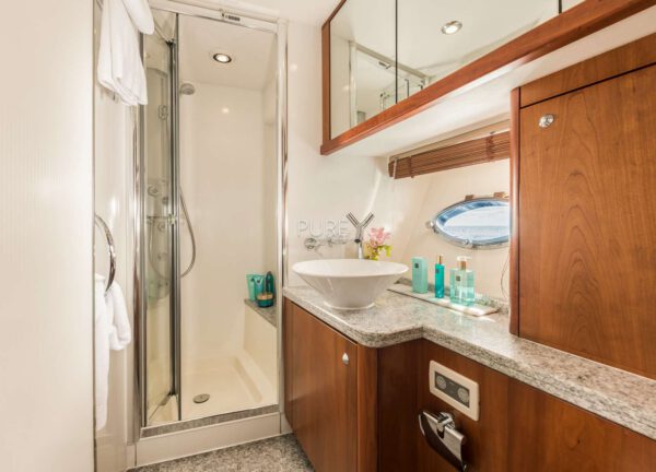 bathroom sunseeker predator 82 froggy charter