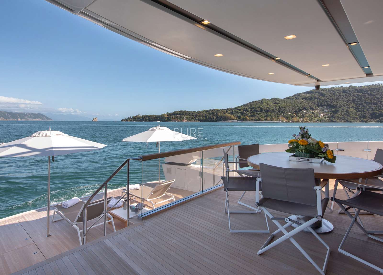 oberdeck charter luxusyacht sanlorenzo sx88