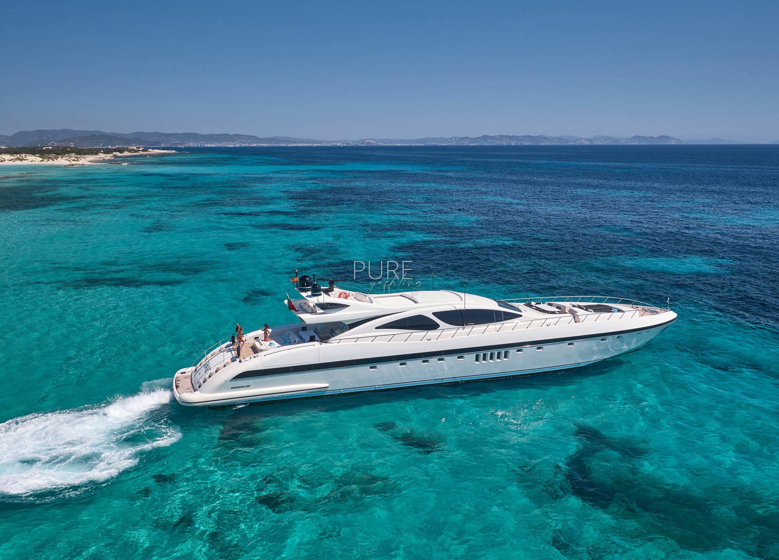 luxusyacht mangusta 130 shane balearic islands