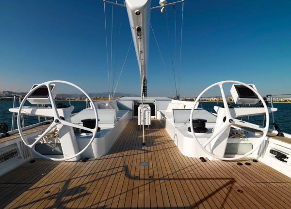 upperdeck luxury yacht swan 82