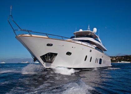 bow luxury yacht maiora 29m aubrey