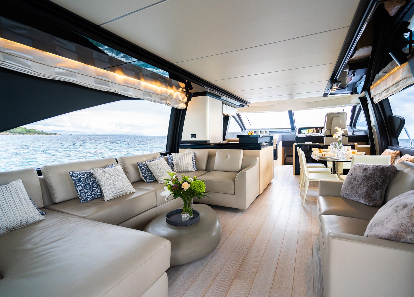 lounge luxusyacht azimut 72 vabosa