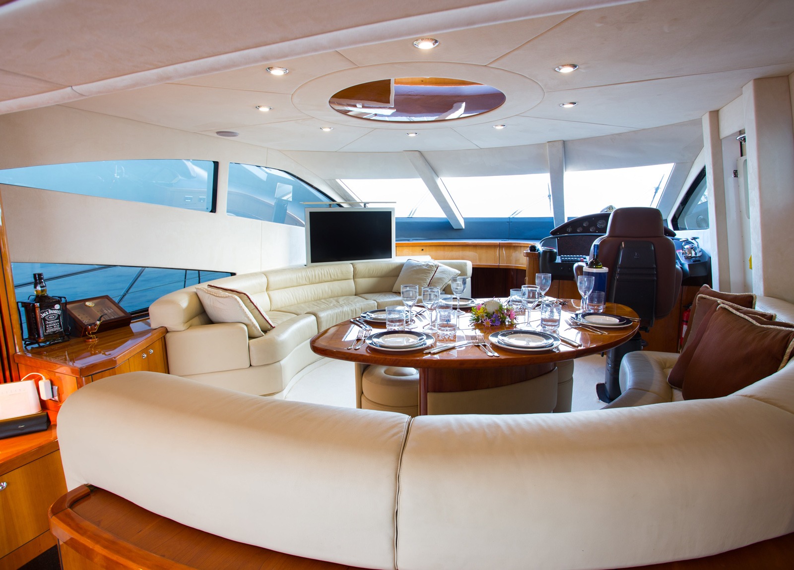 lounge luxury yacht sunseeker 20 alissia