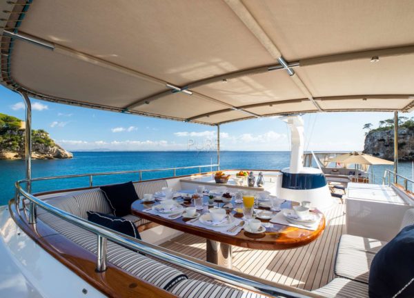 luxury yacht benetti odyssey iii balearic islands upperdeck seating