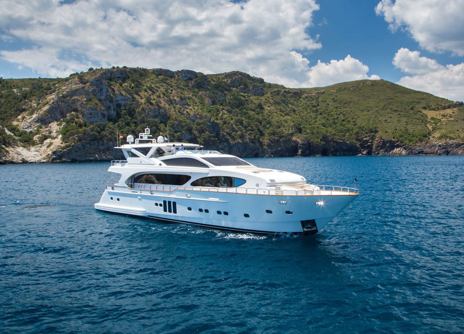 luxusyacht bilgin 34m madness charter balearics