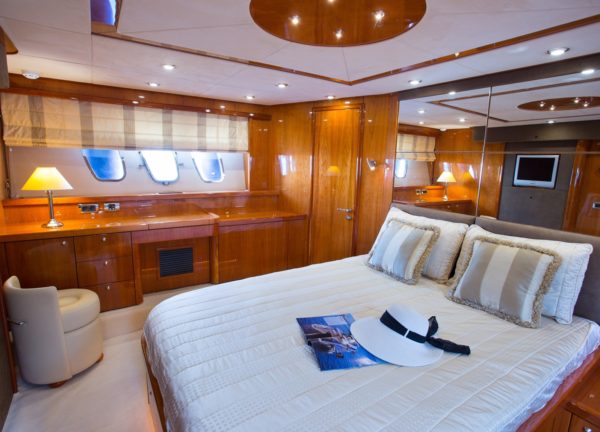 master cabin luxury yacht sunseeker 20 alissia