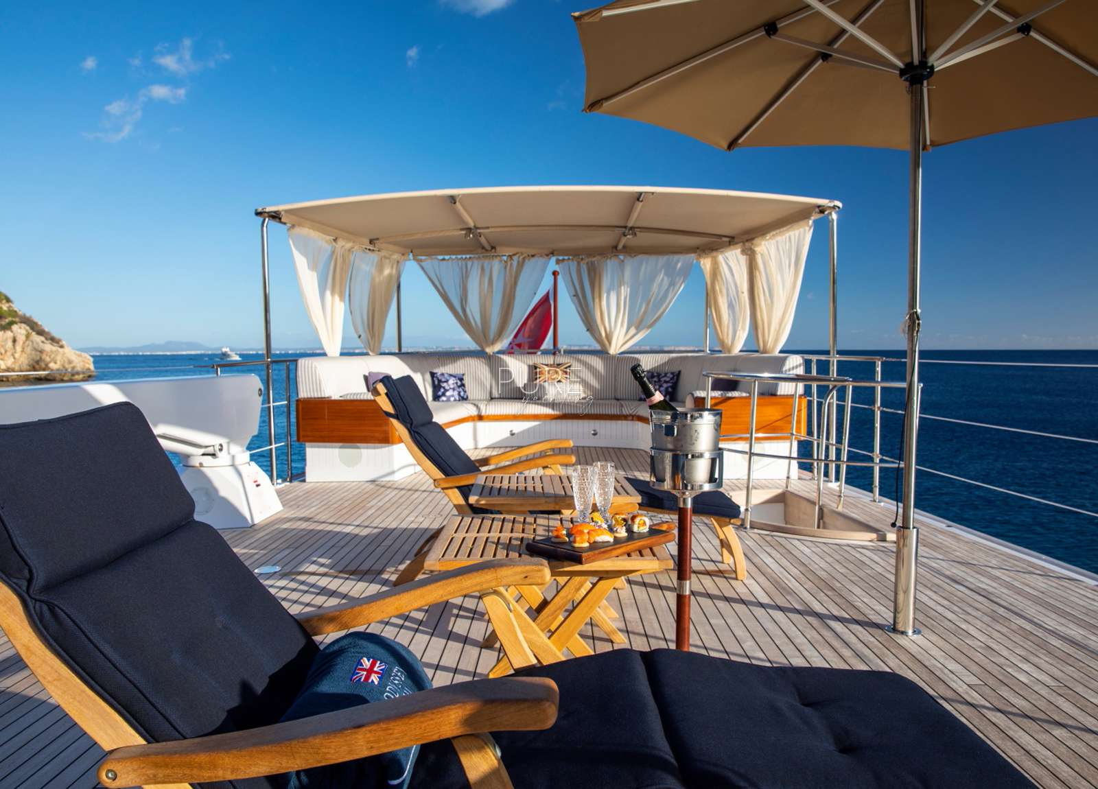 sunbeds luxury yacht benetti odyssey iii balearics