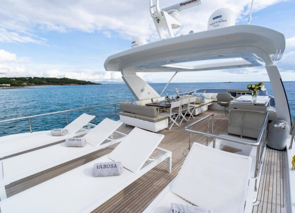 sundeck luxury yacht azimut 72 vabosa