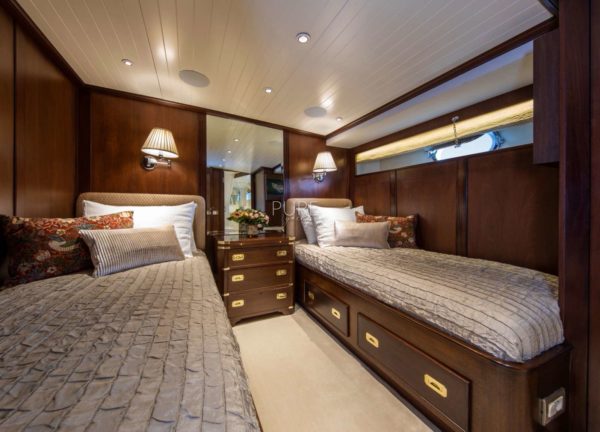 twin cabin luxury yacht benetti odyssey iii balearics