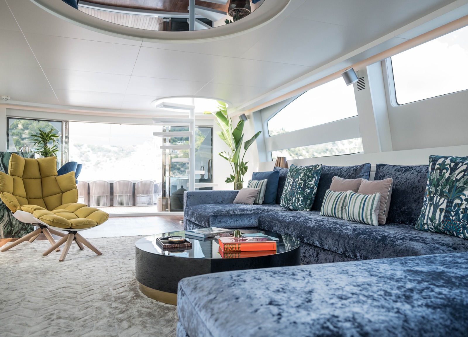 lounge luxury yacht tecnomar 120 blue jay