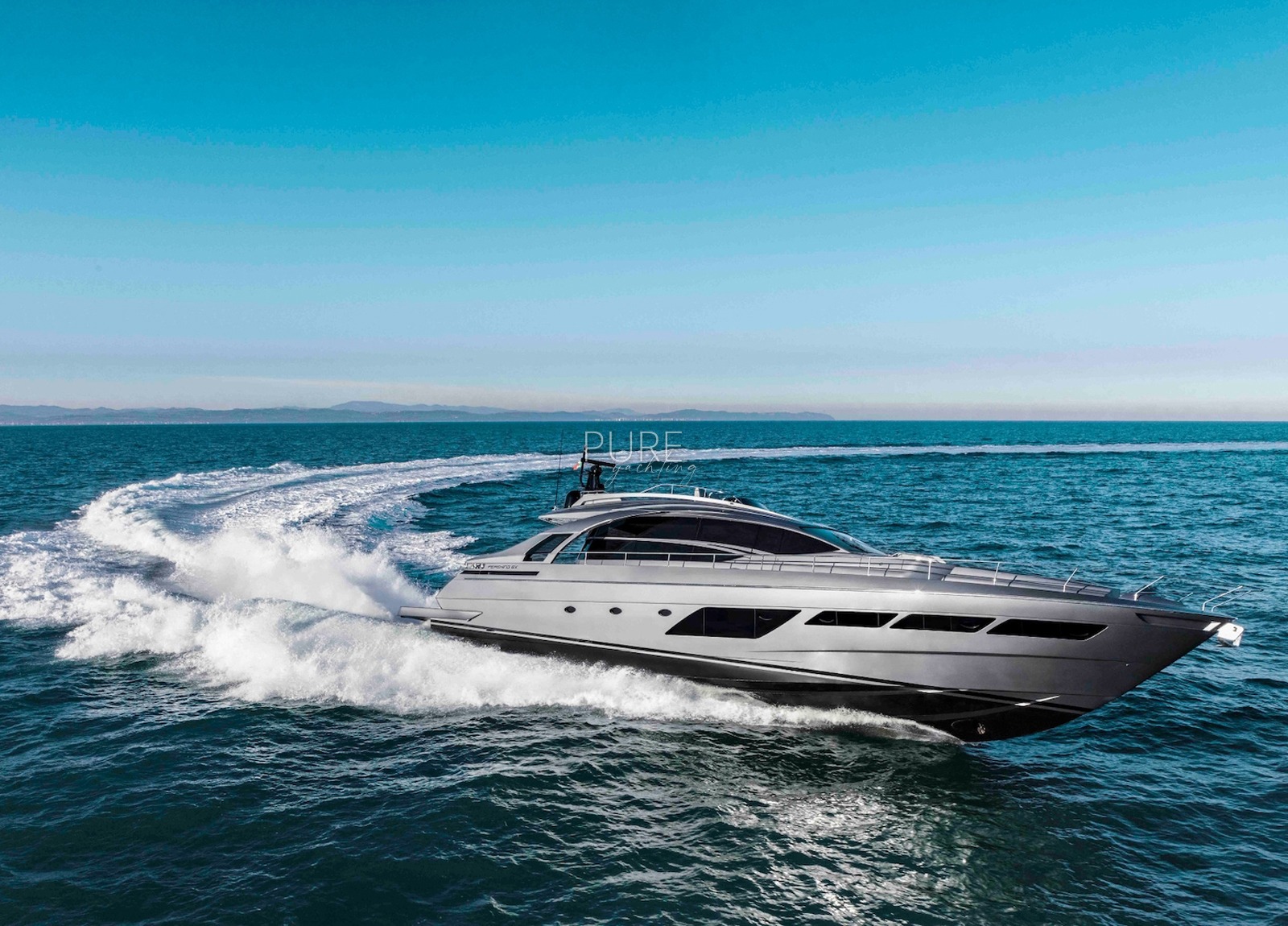 luxusyacht pershing 8x beyond balearics