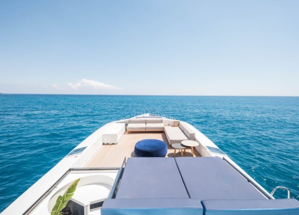 sundeck luxury yacht tecnomar 120 blue jay