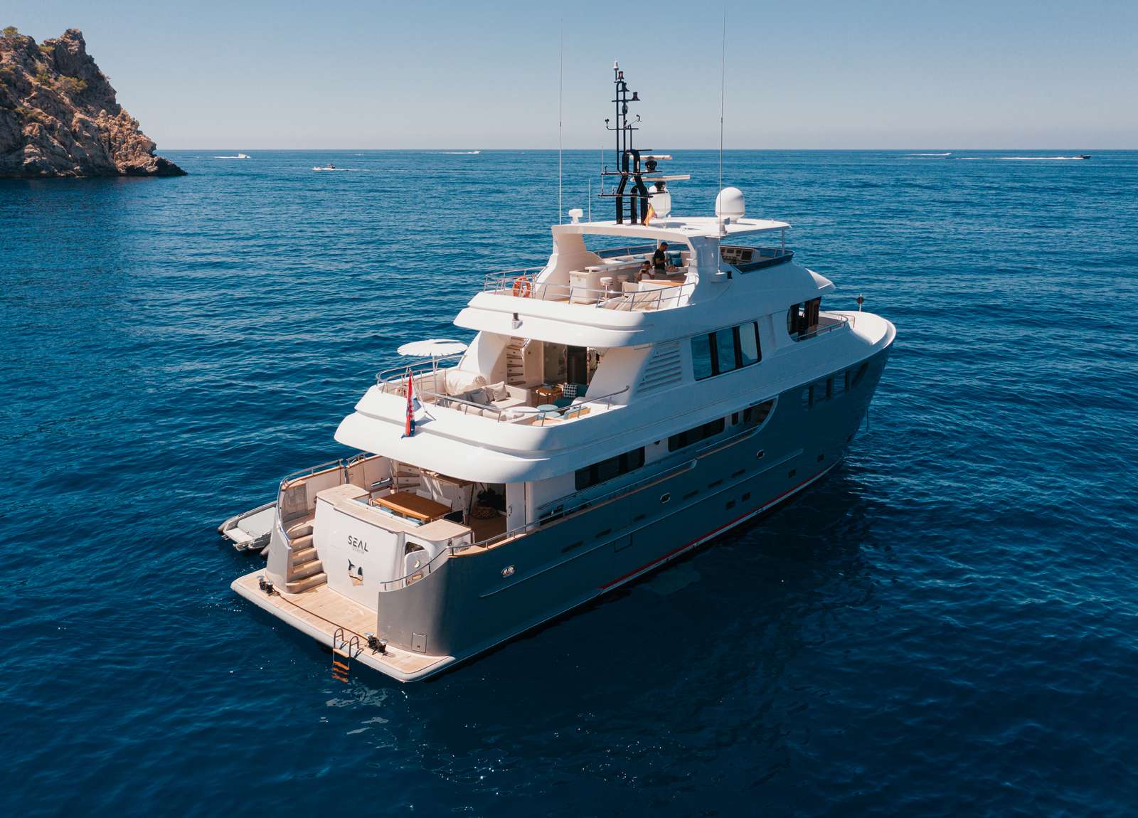 luxury yacht bandido 90 seal charter