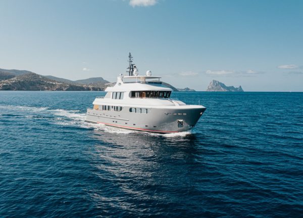 luxury yacht bandido 90 seal western mediterranean