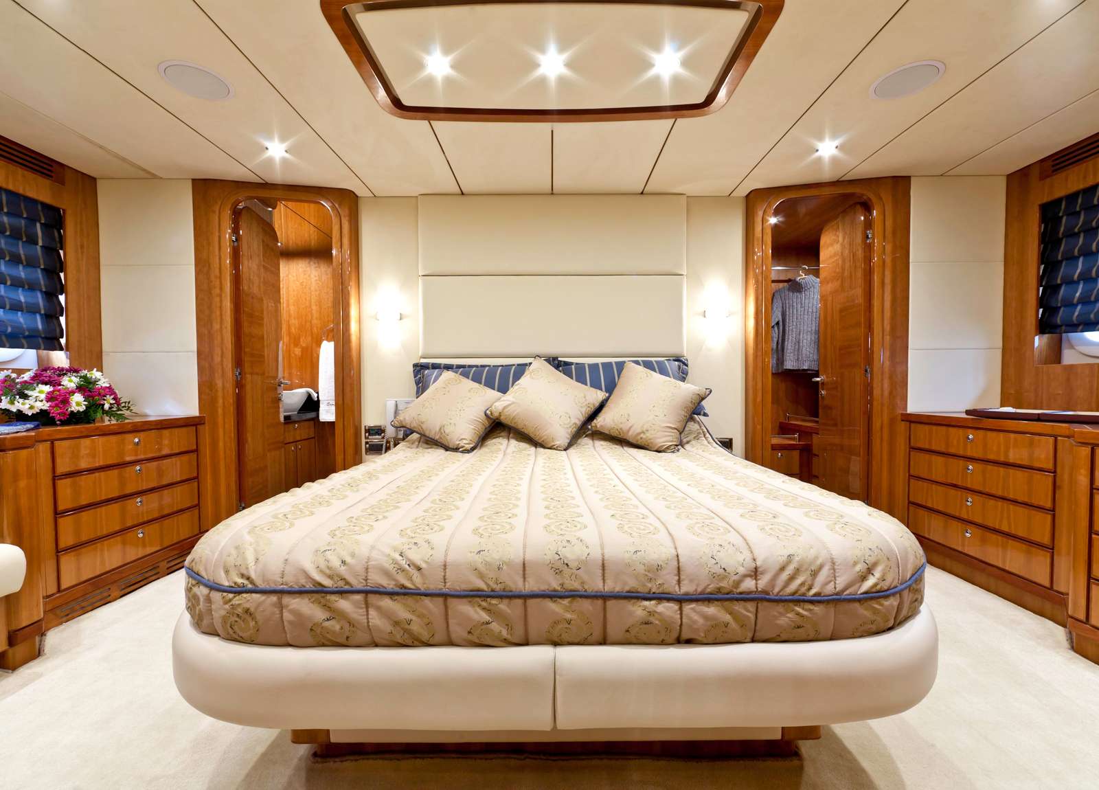 master cabin luxury yacht monte fino 78 samaric balearic islands