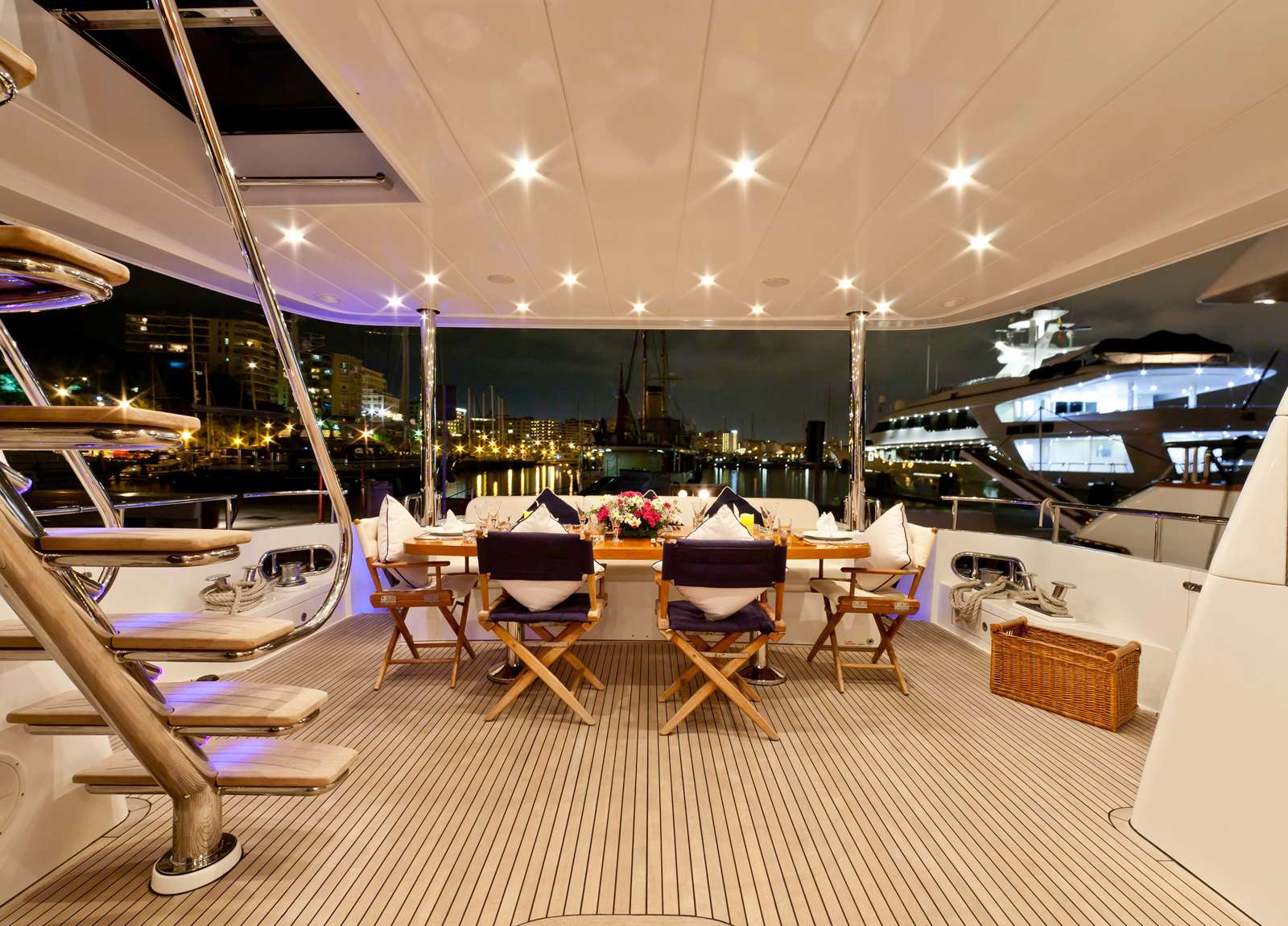 oberdeck luxusyacht monte fino 78 samaric balearic islands