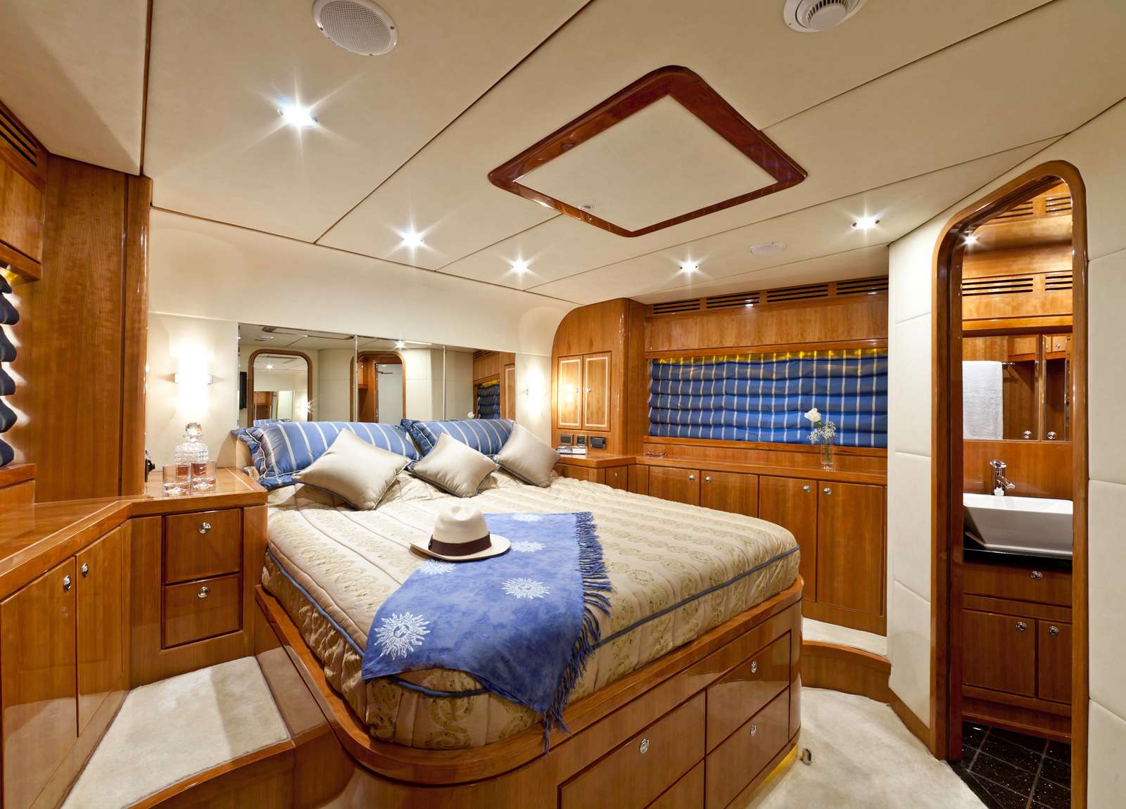 vip cabin luxury yacht monte fino 78 samaric balearic islands