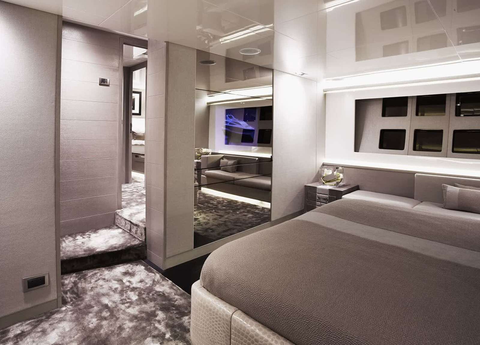 cabin luxury yacht pearl 75 shinju