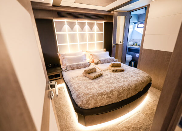 bedroom luxus yacht galeon 640 fly 2