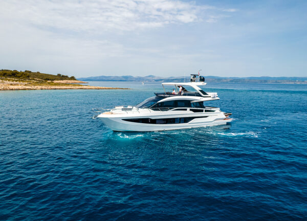 croatia luxus yacht galeon 640 fly