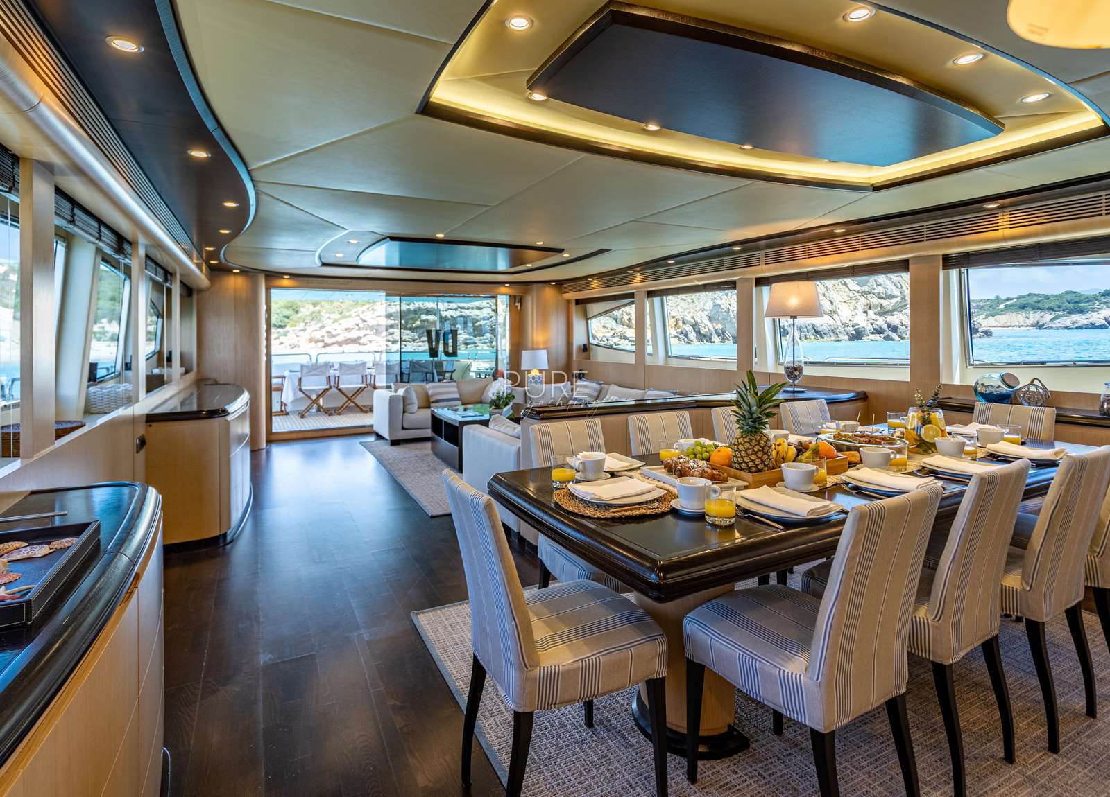 lounge luxusyacht astondoa 102 glx dolce vita ii